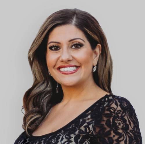 Headshot of Sonya Maniaci, a wealth advisor at Chase