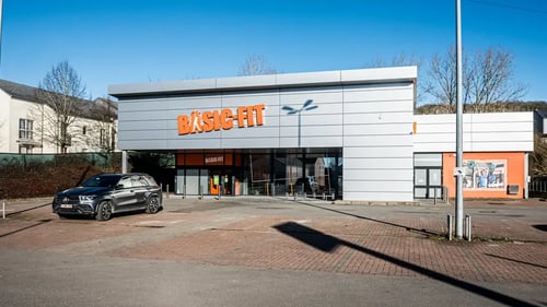 Basic-Fit Aubange 24/7 - front club outside