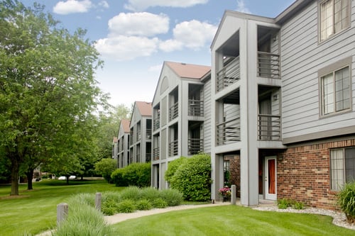 Apartment Building Exterior at Emerald Park Apartments, Kalamazoo, MI 49001