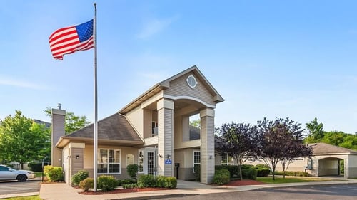 Shoreline Landing Apartments exterior