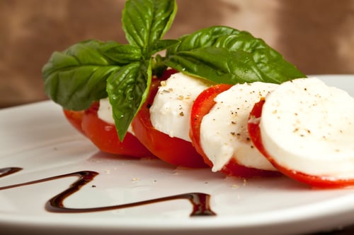 La Perla del Mediterraneo laktosefreie Büffelmozzarella aus Kampanien, frischer Käse aus Büffelmilch, erhältlich bei Gustoso