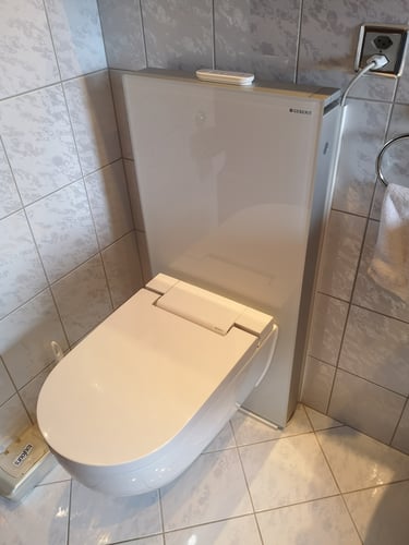 Dusch-WC AquaClean inkl. Monolith