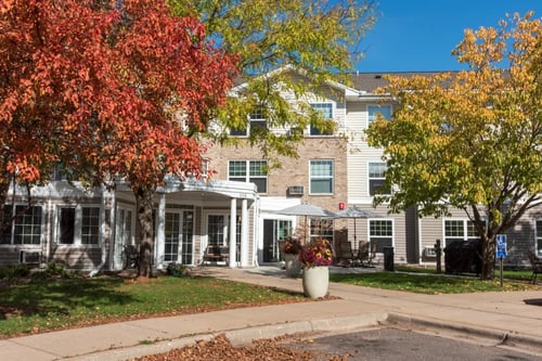 Property Building at Briarcliff Apartments in Mahtomedi, MN