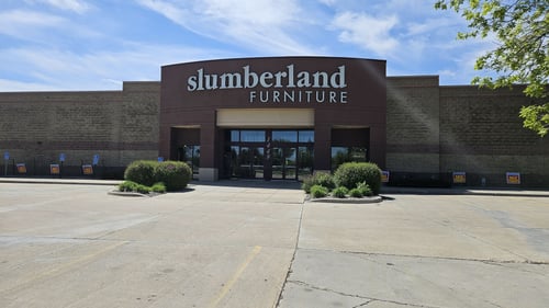 Grand Forks Slumberland Furniture exterior