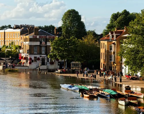 Knight Frank Richmond Estate Agents - Richmond-upon-Thames - High water on river Thames