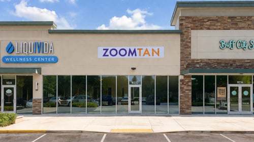 Zoom Tan store front in Coral Springs, FL