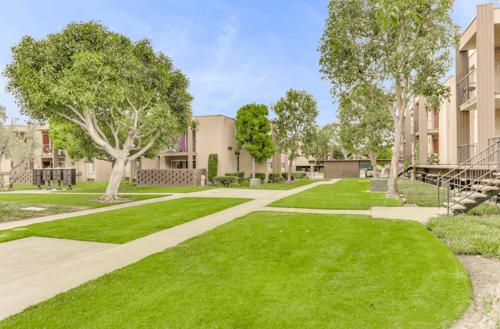 Grassy Area at Northpointe Apartments, Long Beach, California