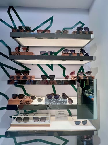 Close Up - Store
