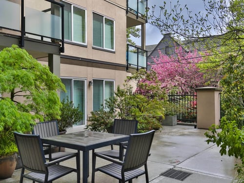 outdoor patio and seating area at charbonneau luxury apartments in Seattle Washington