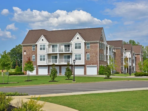 Apartments with Attached Garage at Irene Woods Apartments in Collierville, TN 38017