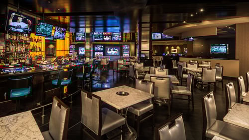 The ultimate sports bar, Ringer’s modern setting features a variety of sports viewing options, including sleek floor-to-ceiling LED screens and VIP Table Packages—so you can keep one eye on the game at all times.