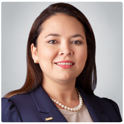 Ana Espinoza, Private Banker
