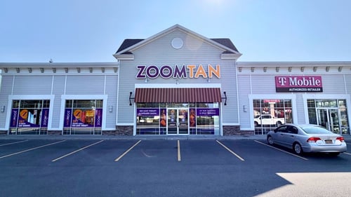 Zoom Tan store front in Batavia, NY off of Lewiston Road.
