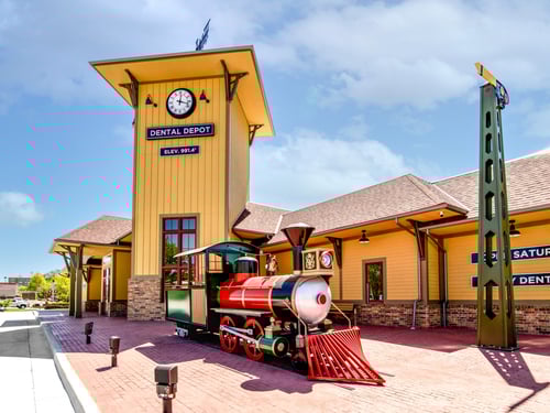 Exterior view of Dental Depot's dental clinic in Independence, MO.