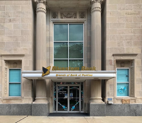 The outside view of the Bank of Pontiac building in Fairbury.