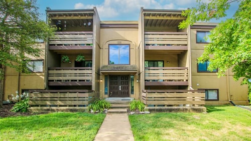 Suson Pines Apartments exterior