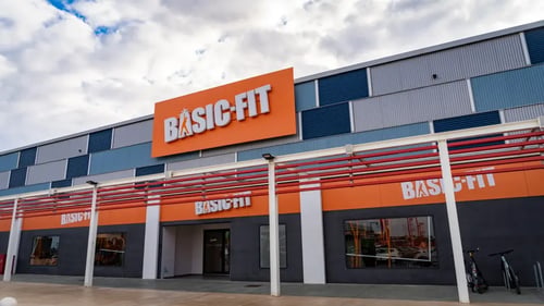 Basic-Fit Sagunto Parque Comercial VidaNova - front club outside