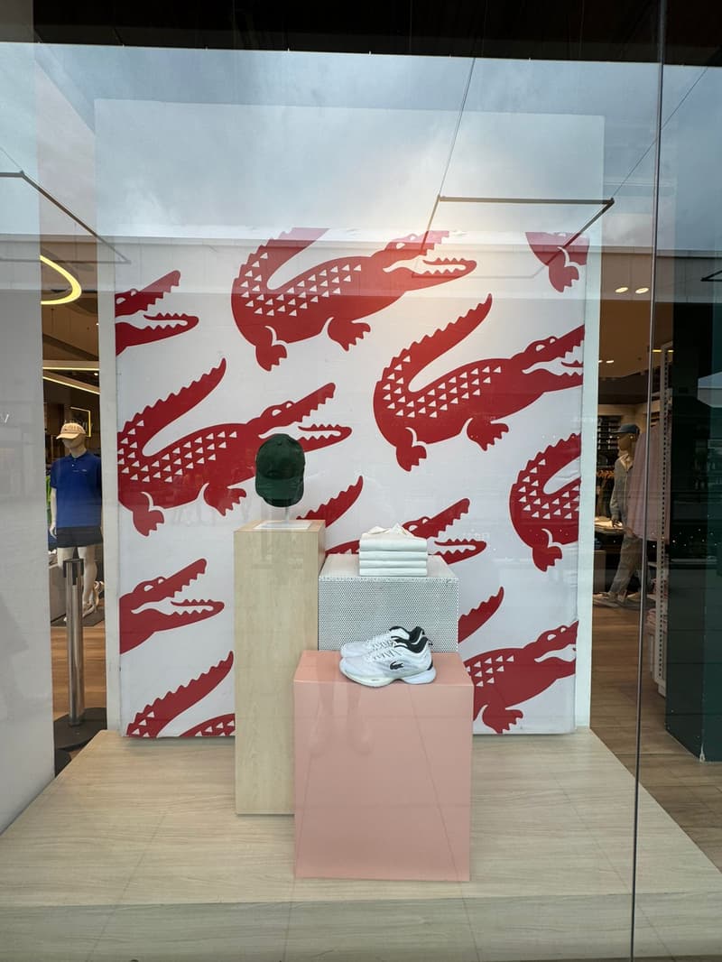 Close Up - Store