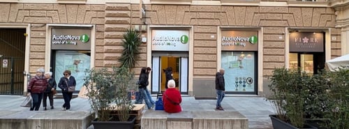 Esterno World of Hearing Genova