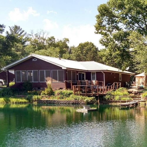 Looking for a break from your daily routine? You will find a relaxing atmosphere here at our lake cabin resorts in IL here at Lithia Resort. We offer accommodations in a serene setting to provide rest, recuperation and renewal for you and your family. As you are planning your vacation, family reunion, retreat or weekend trip, consider Lithia Resort!