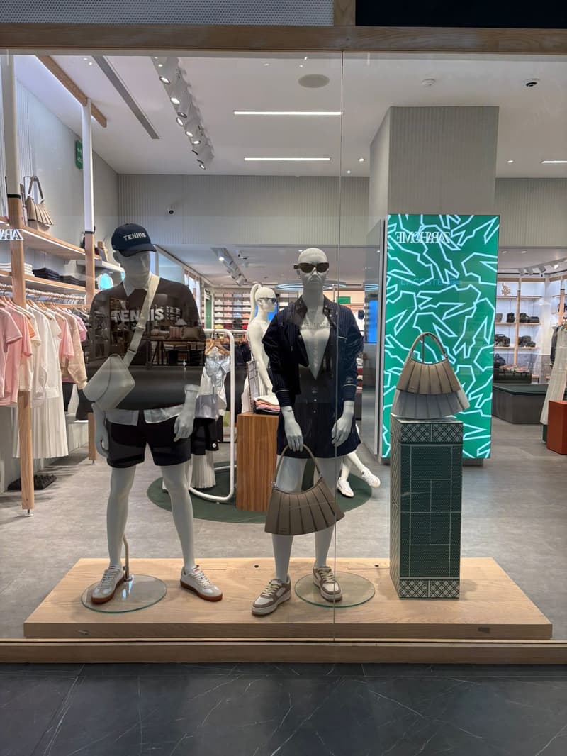 Close Up - Store