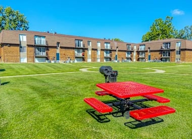 Large Picnic Area at Knottingham Apartments in Clinton Township, MI 48036