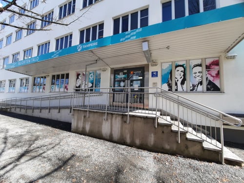 Ohjaamo Tampereen toimipisteen pääovi.