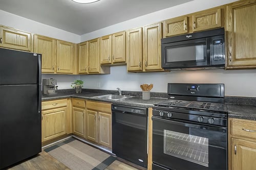 Kitchen at The Manor/The Manor East Apartments in Leesburg, VA 20176