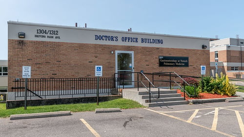 Exterior image of the Doctor's Office Building at Rochester Regional Health Newark-Wayne Community Hospital