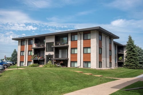 Property Building at Countryside Estates in Plymouth, MN