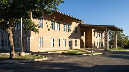 Exterior shot of University Health Oakwell Specialties