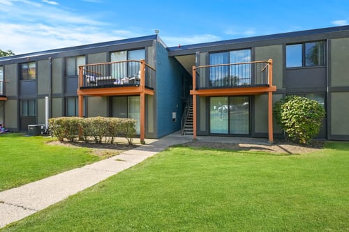 Exterior View at Woodland Ridge Apartments