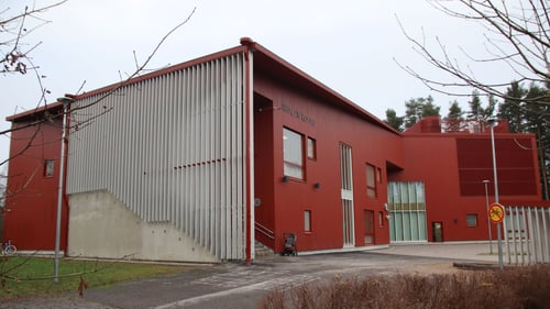 Irjalan koulutalo.