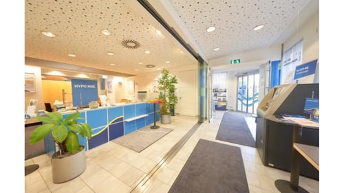 HYPO NOE Landesbank - 2380 Perchtoldsdorf