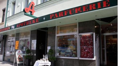 Bezirksapotheke Gänserndorf, Pächterin Mag. Verena Reitbauer - Außenaufnahme Firmengebäude