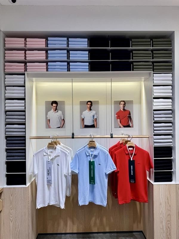 Close Up - Store