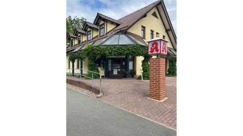 Aussenansicht der Lichtenau-Apotheke