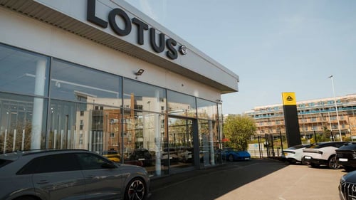 Stratstone Lotus Berkshire Dealership Exterior