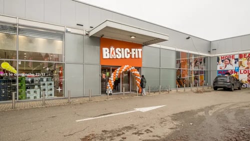 Basic-Fit Nivelles Ch. De Namur 24/7 - front club outside