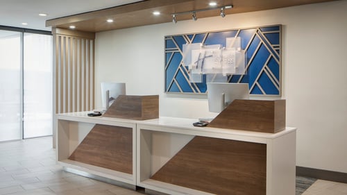 Front Desk - Start your stay with a warm welcome