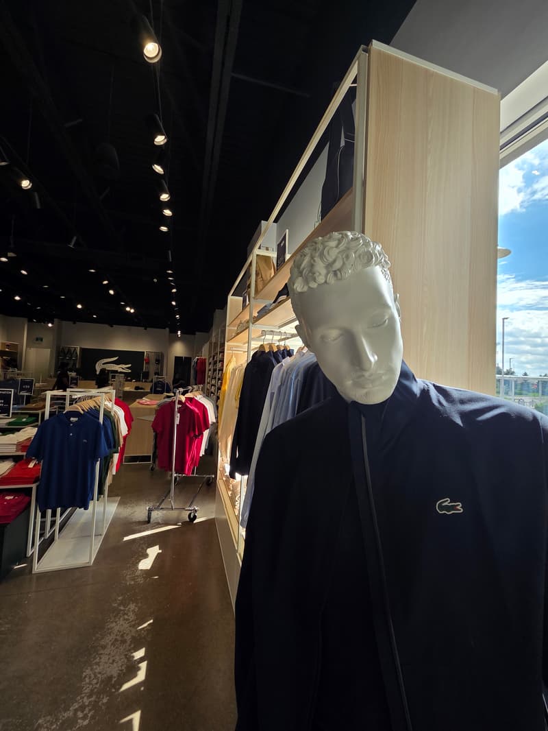 Close Up - Store
