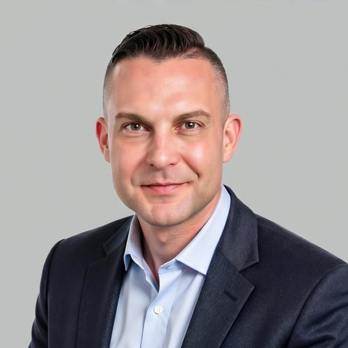 Headshot of Nick Motto, a wealth advisor at Chase