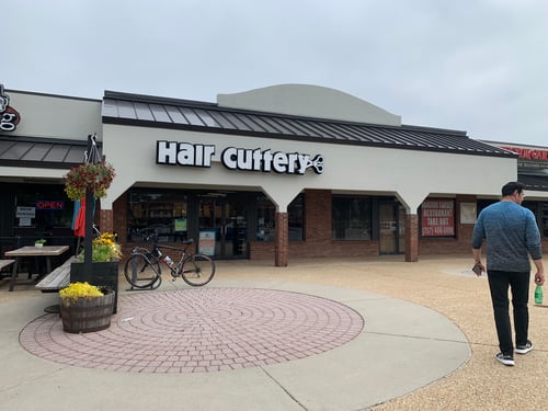 The front entrance of Hair Cuttery at Loehmanns Plaza at Thalia.