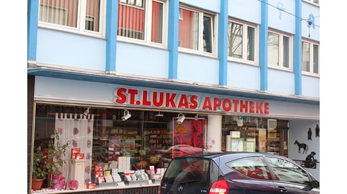 Aussenansicht der St. Lukas-Apotheke
