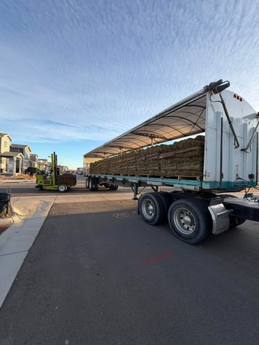 Photo of a delivery truck of Greenlaw Sod & Turf's Conservaturf™ HY-Performance hybrid sod