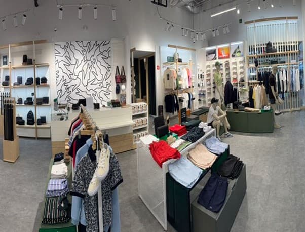 Close Up - Store