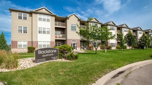 cover photo for Blackstone Apartments in Fargo, ND 58104