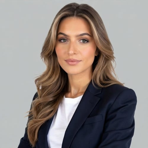 Headshot of Ella Winters, a wealth advisor at Chase