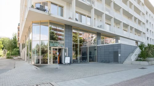Basic-Fit Brussels Woluwe-Saint-Lambert Marcel Thiry - front club outside