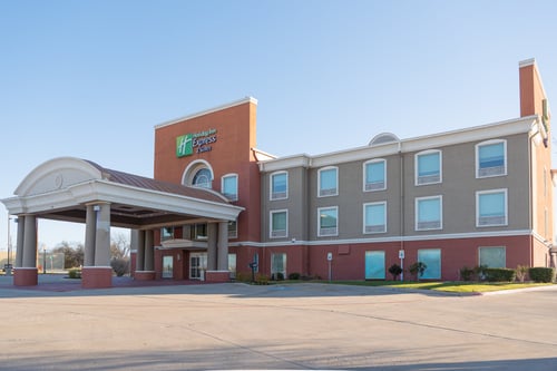 Enjoy warm-hearted hospitality and take advantage of our location.